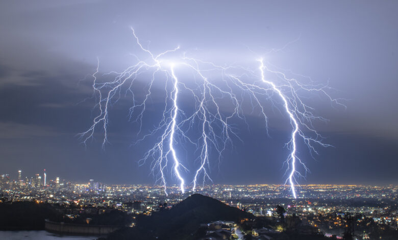 Lightning Striking The Miracle Mile Neighborhood in Los Angeles